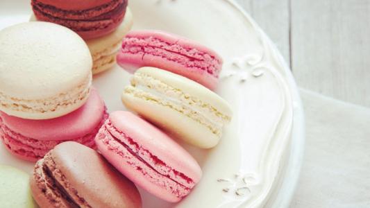 看了馬卡龍做法后你就知道馬卡龍為什么那么貴了！