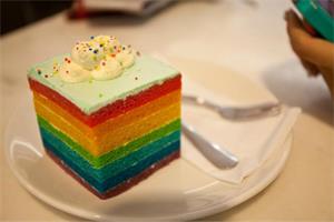 彩虹蛋糕