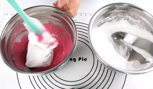 好吃又營養(yǎng)的水果戚風(fēng)蛋糕——火龍果戚風(fēng)蛋糕