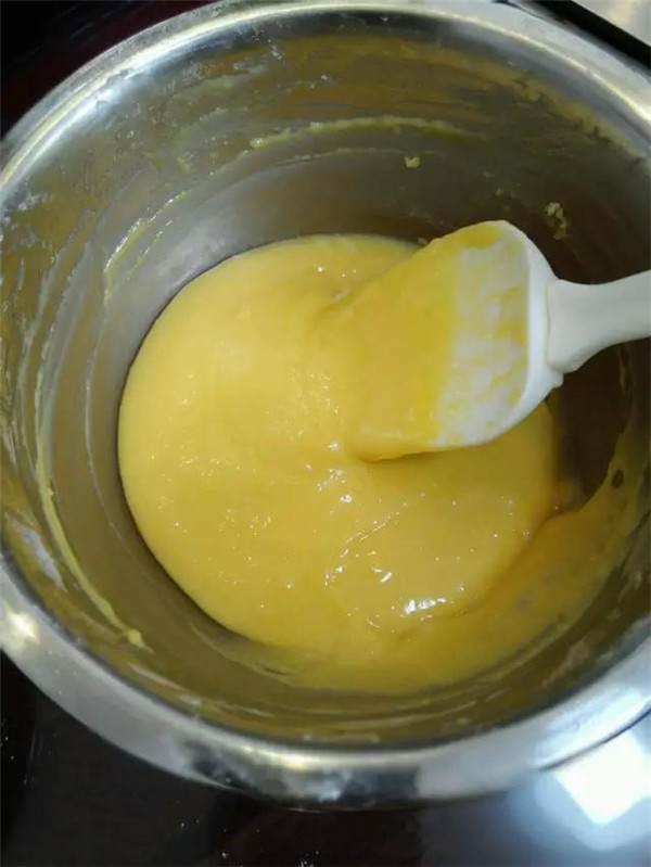 ?中式早餐是油條+豆?jié){，西式早餐是戚風蛋糕+牛奶，戚風蛋糕胚的做法