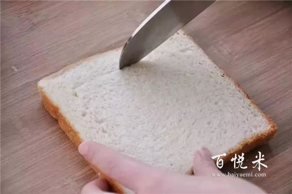看到一半就會的芝士雞蛋土司面包，早餐來兩片正合適