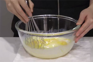 藍(lán)莓馬芬蛋糕怎么做，藍(lán)莓馬芬的做法圖文教程詳解