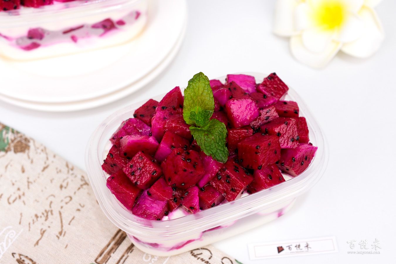 火龍果盒子蛋糕的做法，盒子蛋糕培訓(xùn)圖文教程詳解