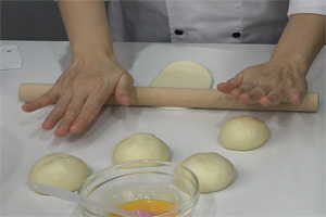 奶油面包的做法大全，奶油包烘焙培訓(xùn)圖文教程詳解