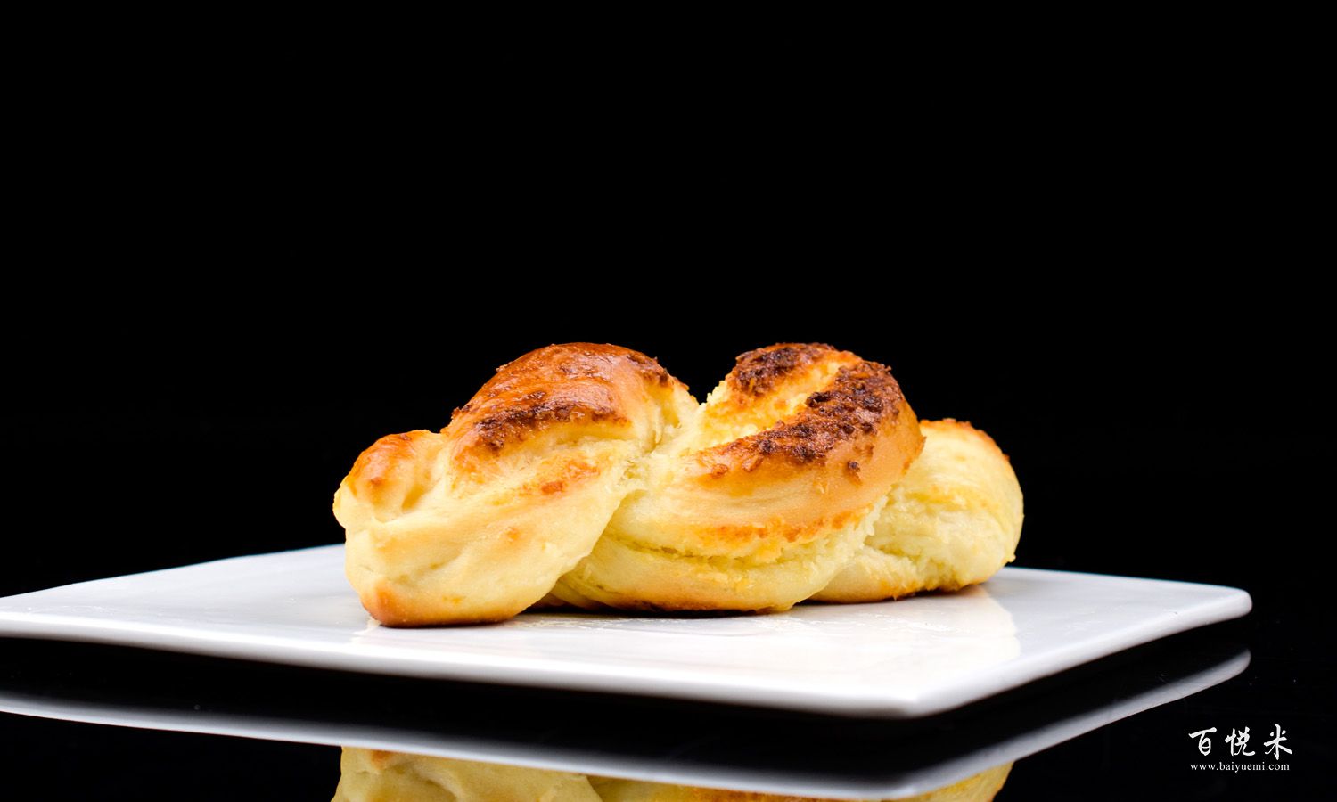 奶香椰蓉包的做法大全，椰蓉包西點(diǎn)培訓(xùn)圖文教程分享