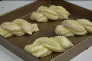 奶香椰蓉包的做法大全，椰蓉包西點(diǎn)培訓(xùn)圖文教程分享