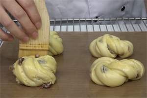 奶酥面包的做法大全，奶酥面包西點(diǎn)培訓(xùn)圖文步驟詳解