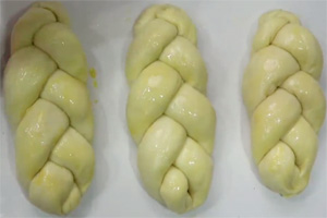 辮子面包的做法大全，辮子面包西點培訓圖文步驟教程