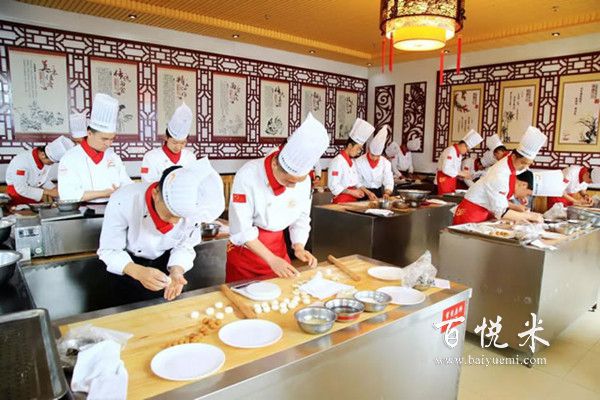 中式面點(diǎn)包括哪些？中式面點(diǎn)師都學(xué)什么？工資高嗎？