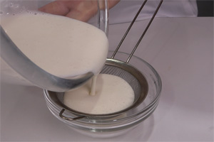 芒果雪媚娘的做法大全，芒果雪媚娘西點(diǎn)培訓(xùn)圖文步驟圖分享