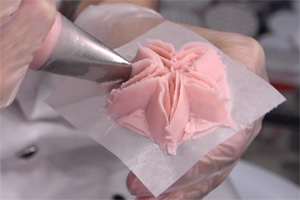 奧斯汀玫瑰韓式裱花的做法大全，玫瑰韓式裱花西點培訓圖文教程分享