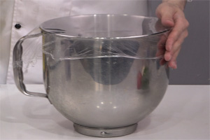 辣條披薩的做法大全，辣條披薩西點培訓(xùn)圖文教程分享