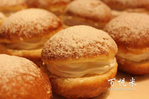 西點烘焙紅糖面包中所需要的材料有那些？