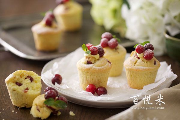 男孩21歲去西點(diǎn)學(xué)校學(xué)習(xí)西點(diǎn)師晚嗎?