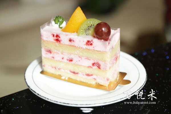 臺模私拍布丁萱萱是美食節(jié)目做布丁的那個嗎？