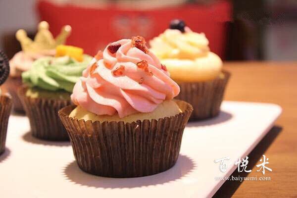 誰(shuí)有各種杯子蛋糕的做法大全食譜？