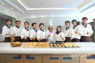 石家莊西點(diǎn)培訓(xùn)學(xué)校蛋糕培訓(xùn)班哪家好?