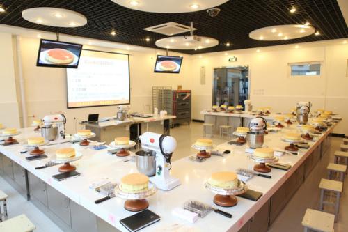 中國西點蛋糕培訓學校中最好的是不是歐米奇西點培訓學校？