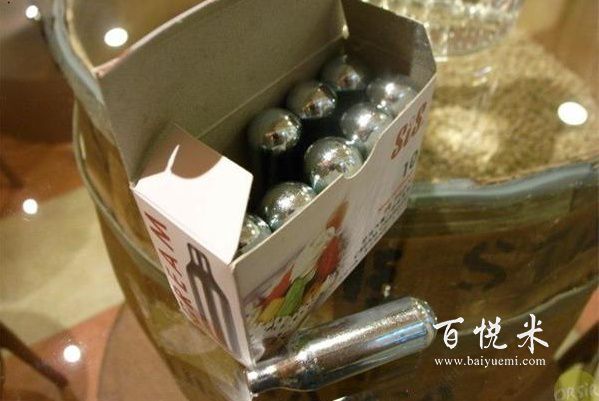 蛋糕的做法中用到的奶油發(fā)泡器、發(fā)泡彈哪里可以買的到？