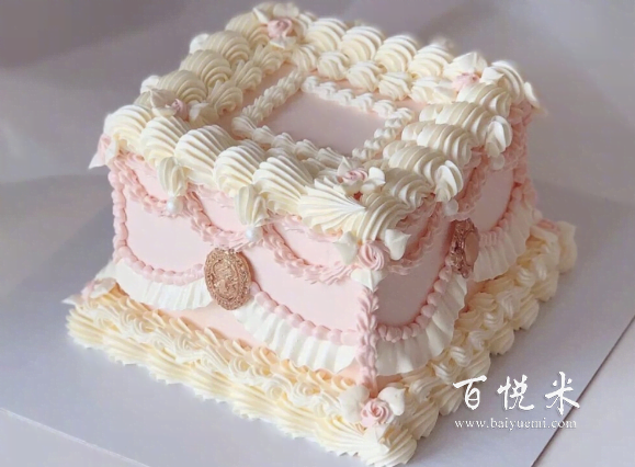 冰激凌蛋糕和奶油蛋糕的區(qū)別是什么？能說說嗎？